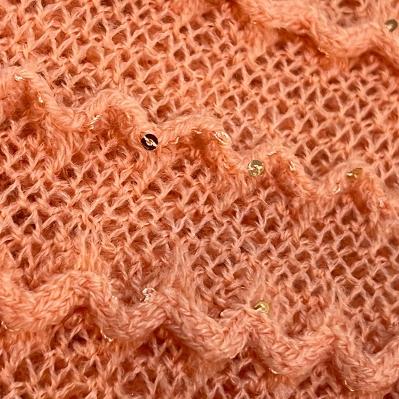 INFINITY SCARF chunky knit peachy orange fringe like new condition tiny sequins - Picture 5 of 8